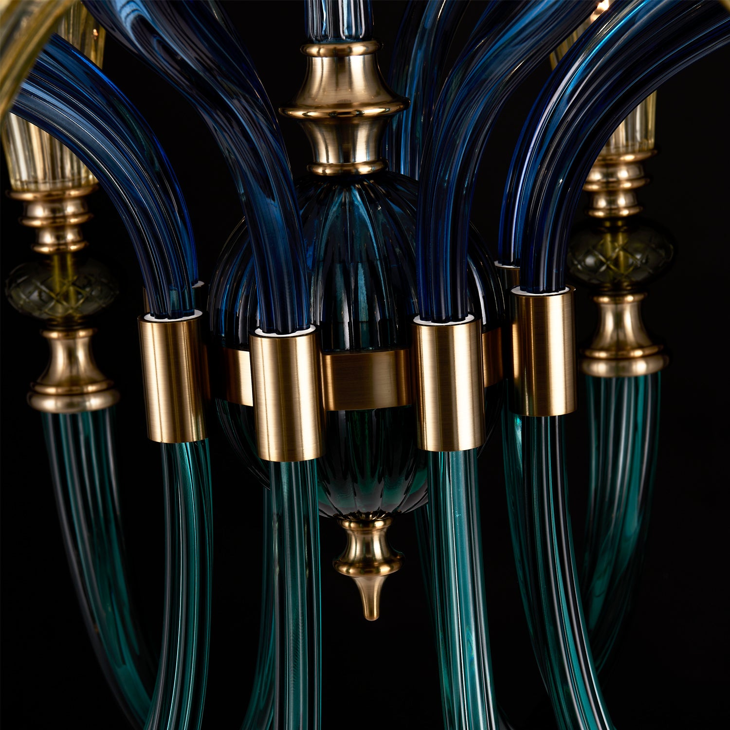 44'' Tinta 16 Light Winter Brass Chandelier