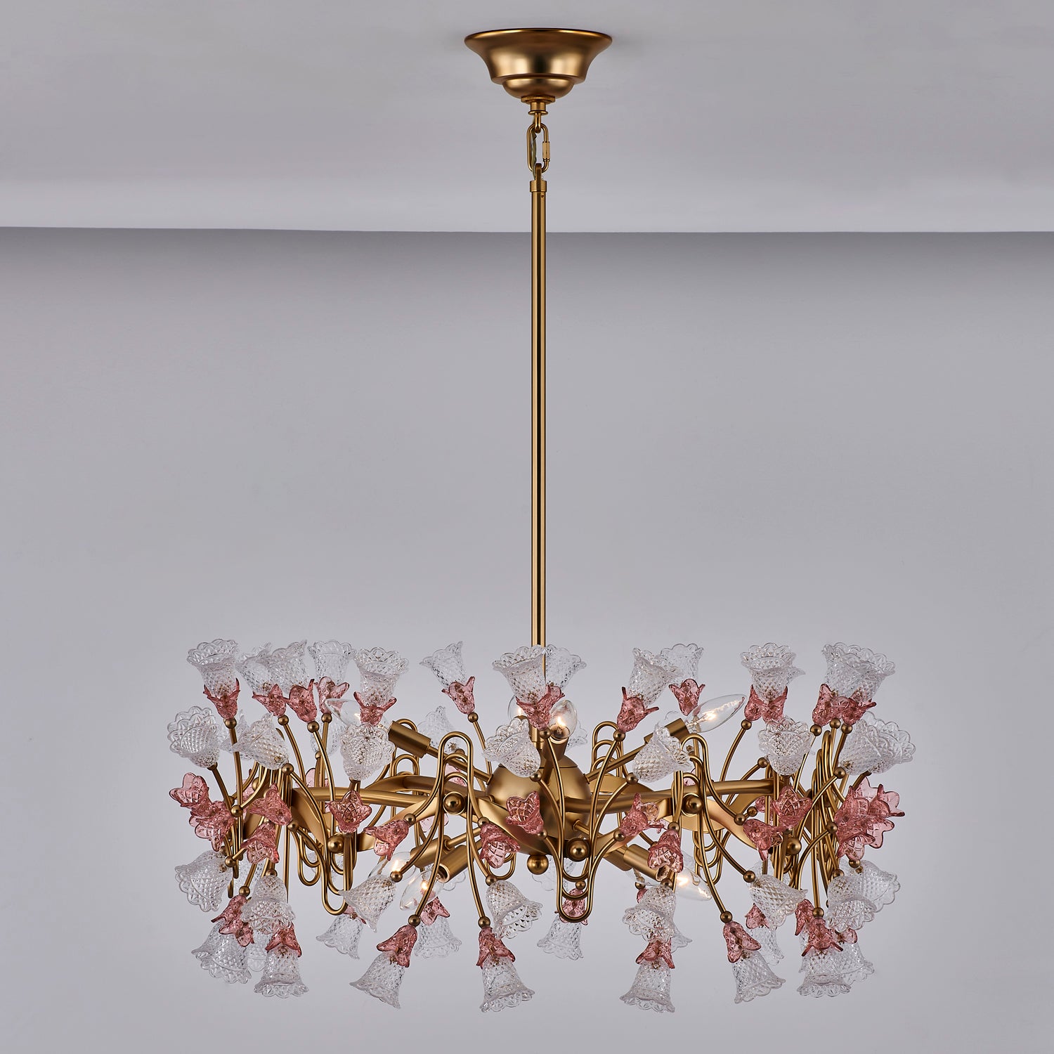 23'' Bella 8 Light Antique Brass Chandelier