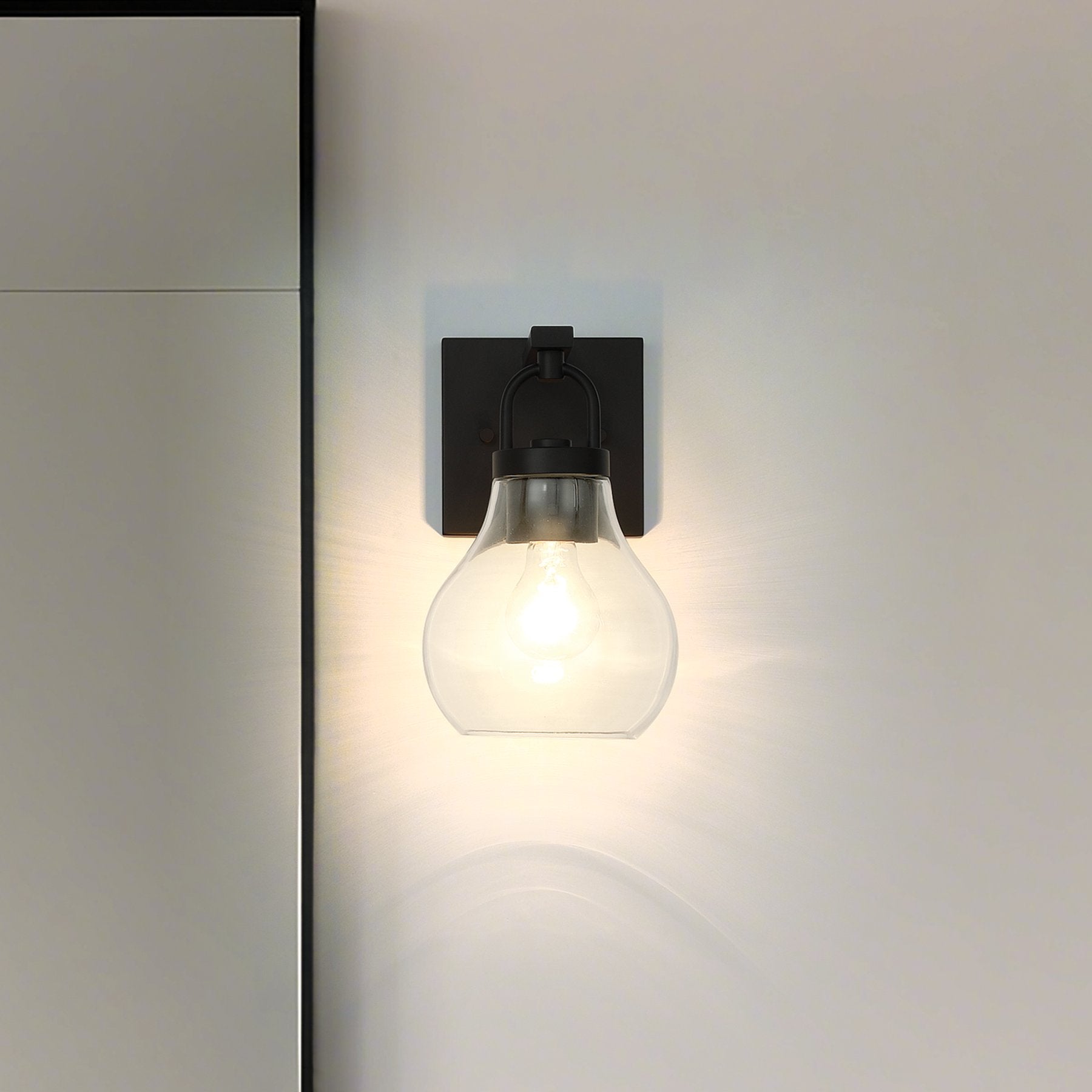 Mansfield 6-inch 1-light Matte Black Vanity Light with Clear Glass Shade
