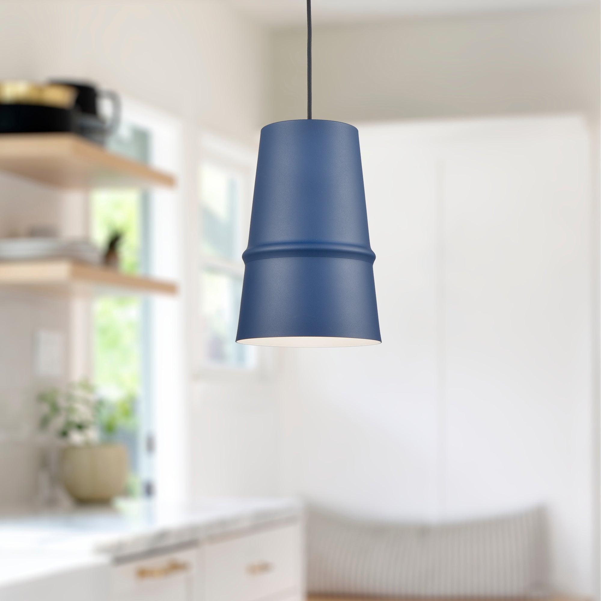 castor-8-in-steel-pendant