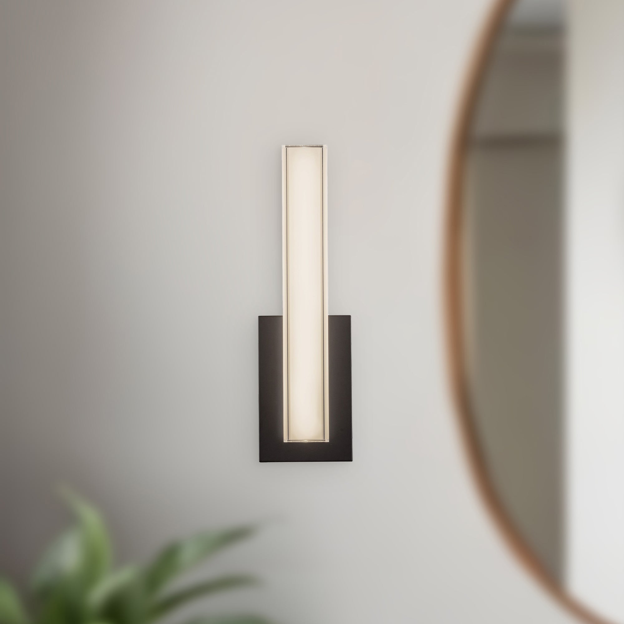 Garland 15-in Aluminum Steel Acrylic Wall Sconce