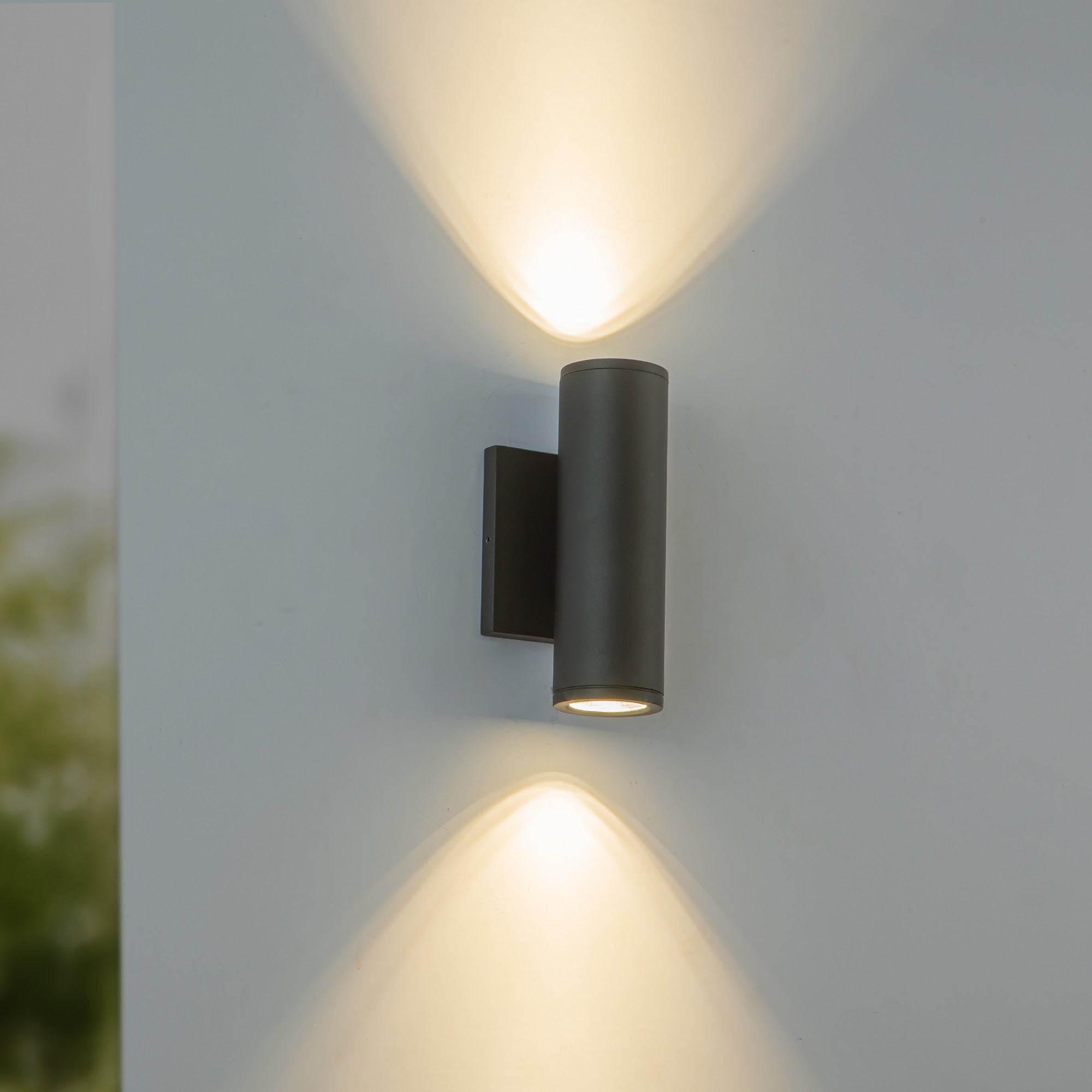 Nordic 8-in (2-in Dia.) Aluminum Outdoor Wall Light