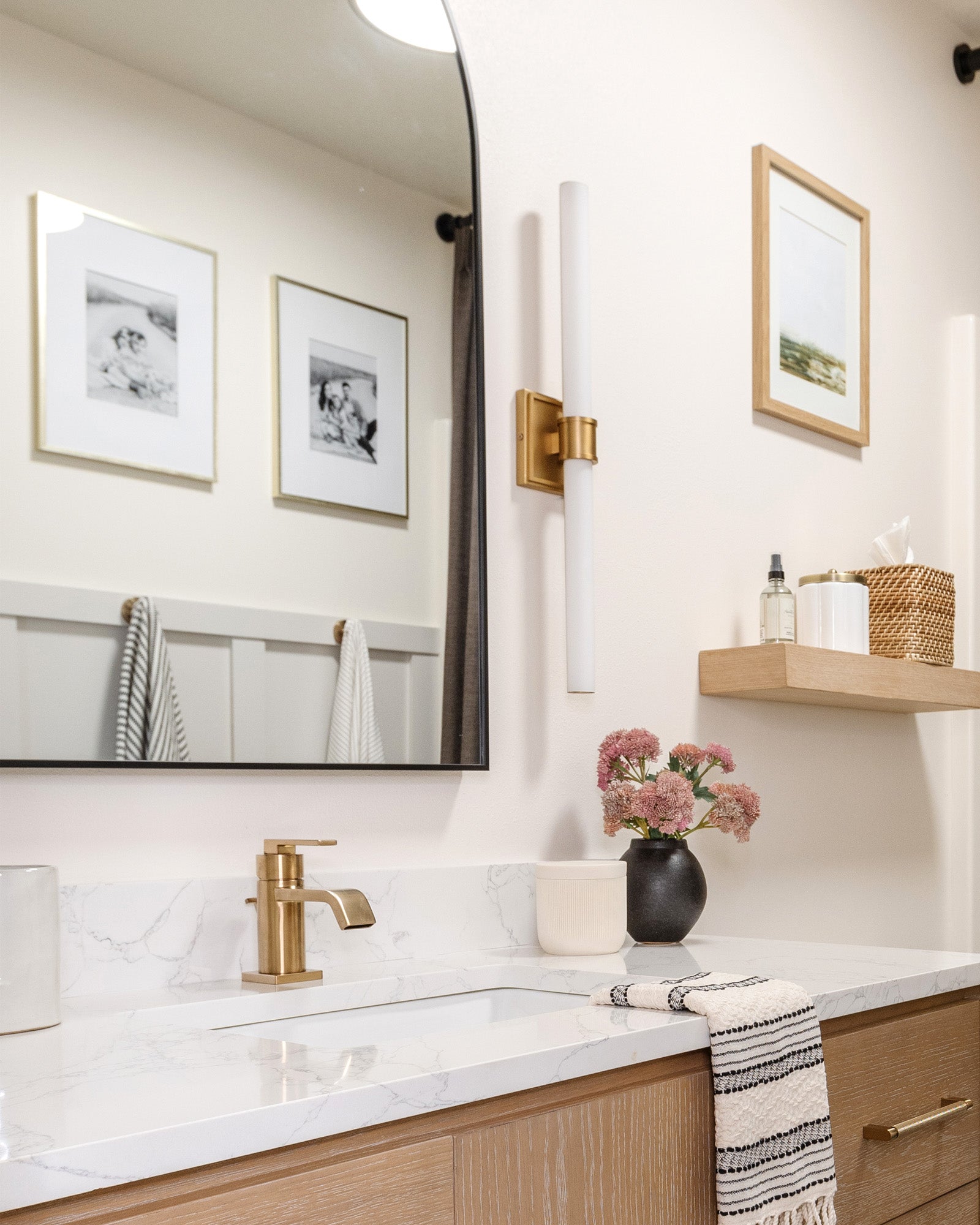 Rona 24-in Aluminum Vanity Light