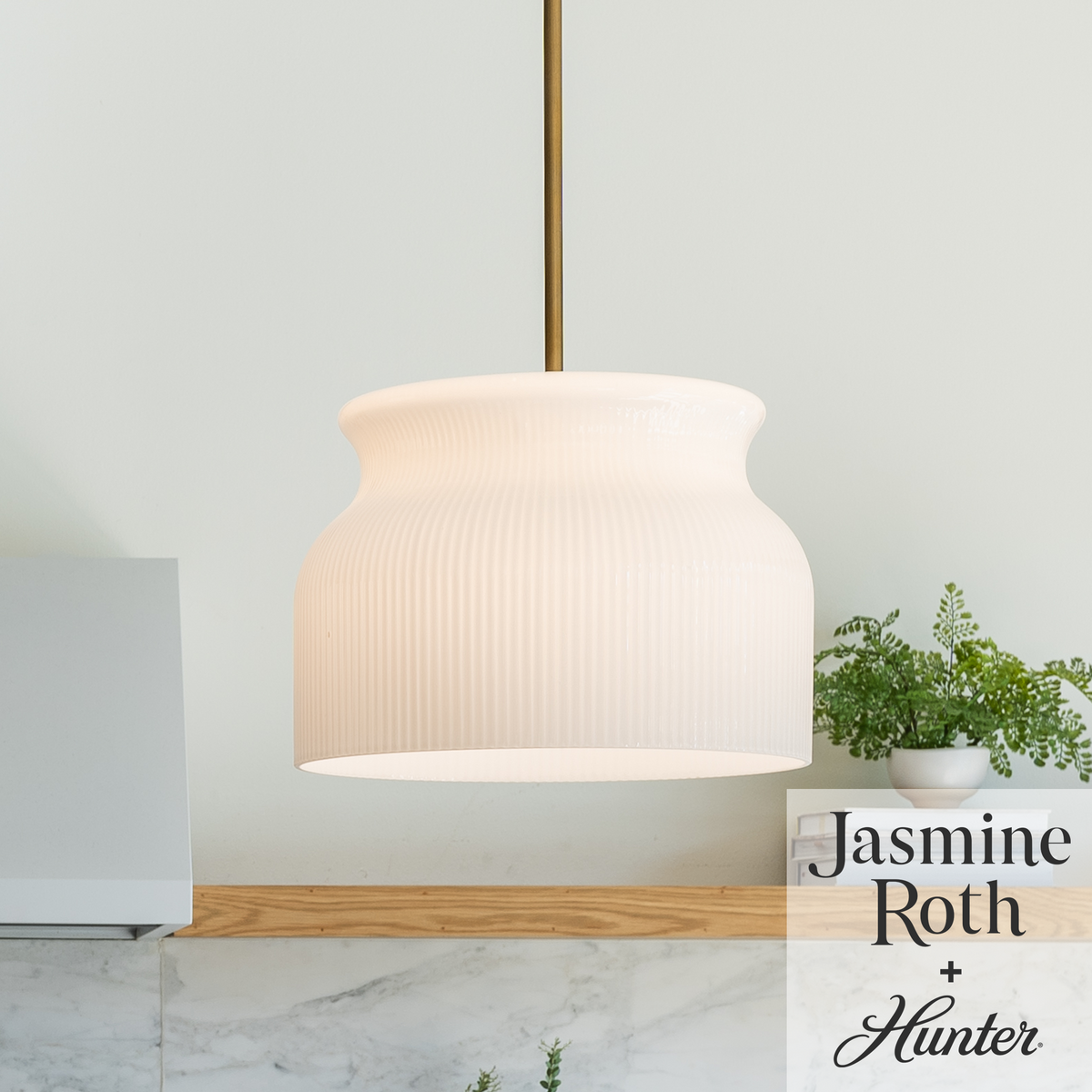 Harlowe 14-inch 1-light Luxe Gold Pendant with Cased White Glass