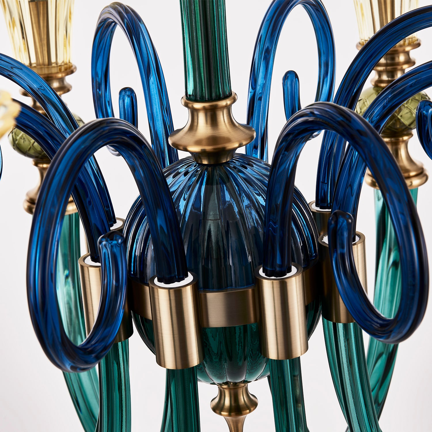 43'' Tinta 8 Light Winter Brass Chandelier