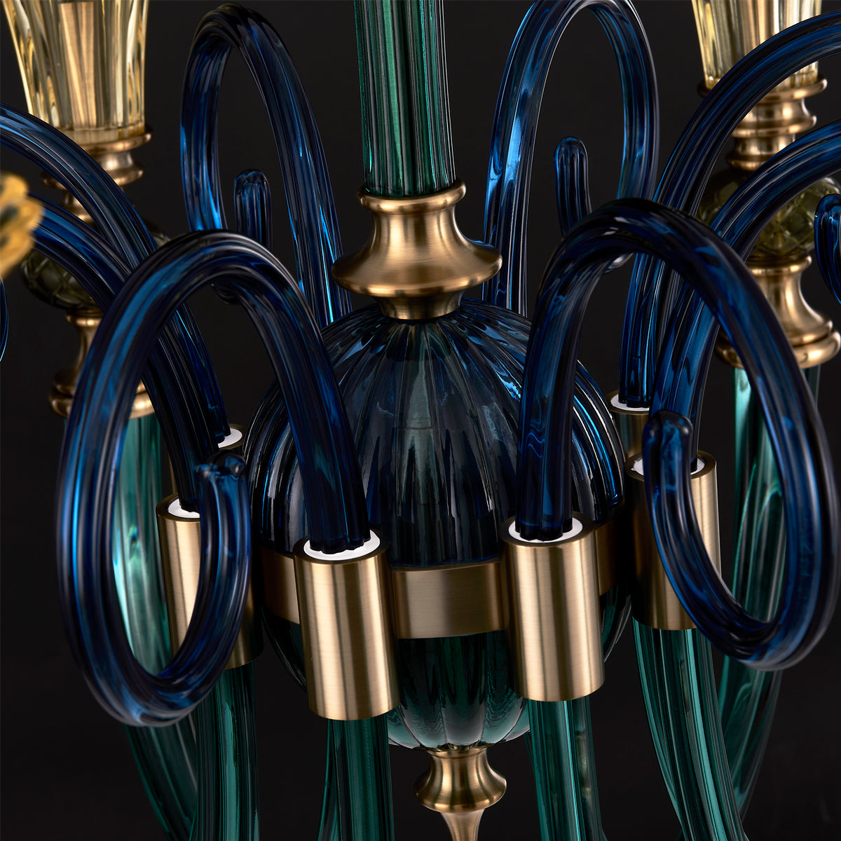 43'' Tinta 8 Light Winter Brass Chandelier