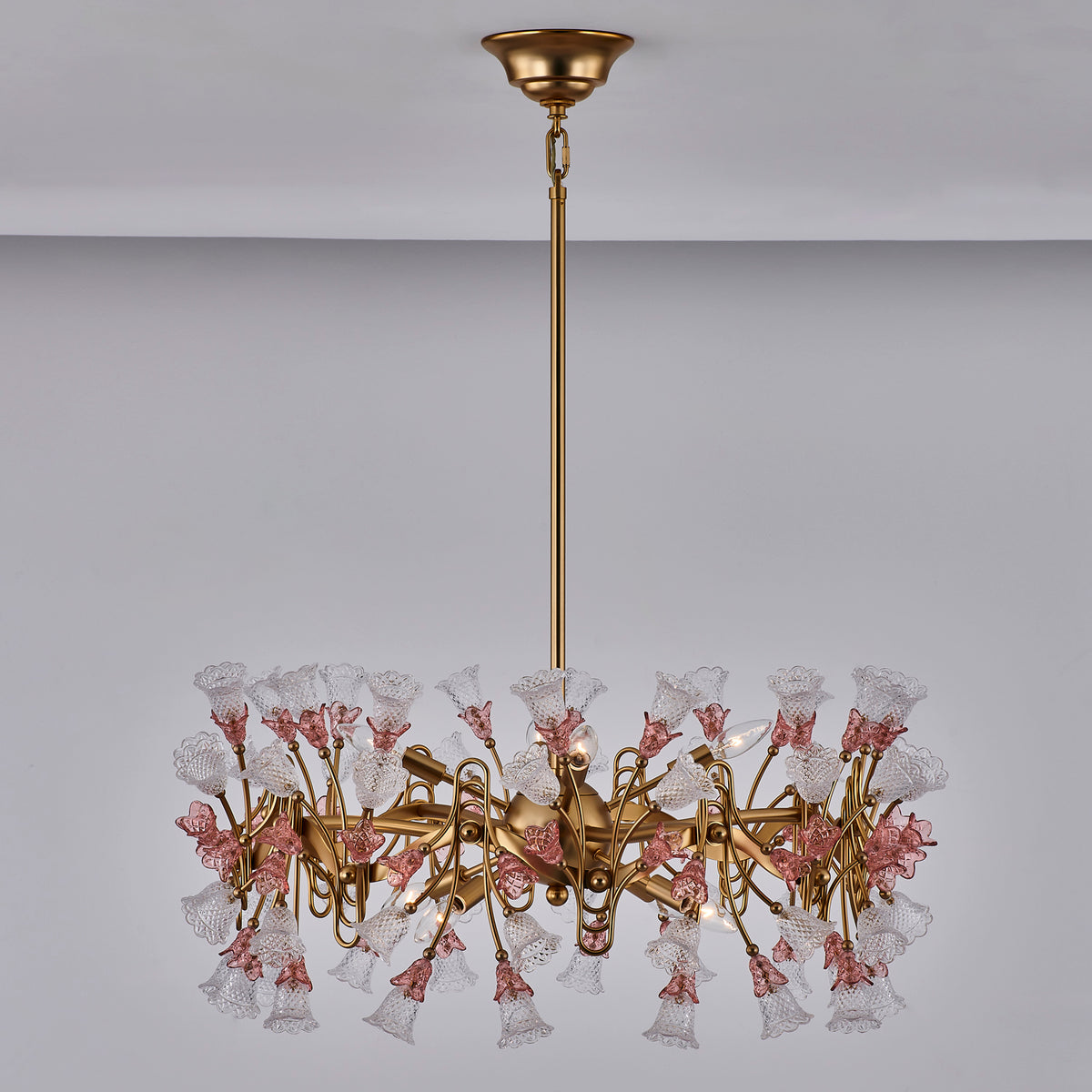 23'' Bella 8 Light Antique Brass Chandelier