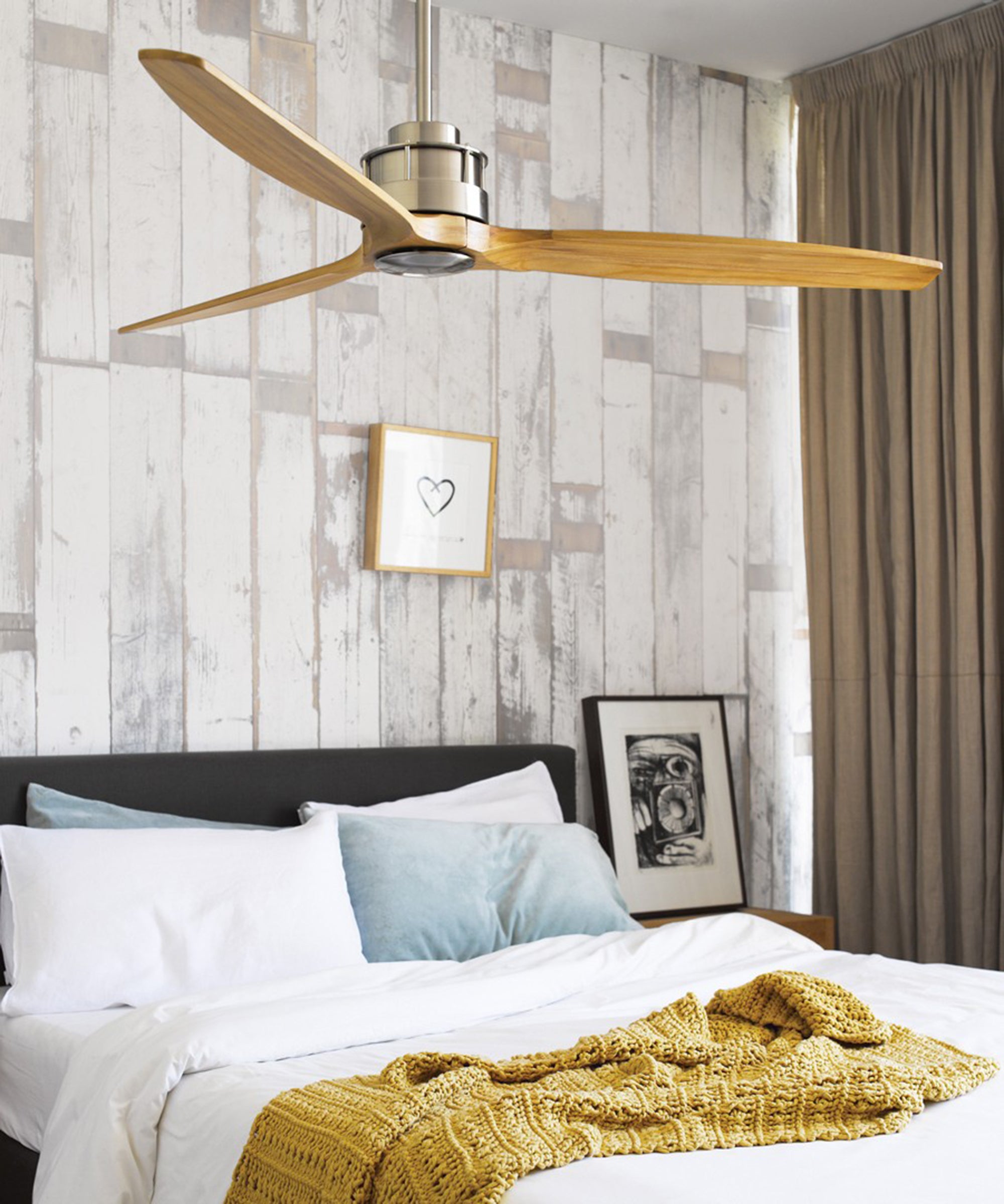 Akmani 60 Inch Chrome Fan with 0 Lights and Remote