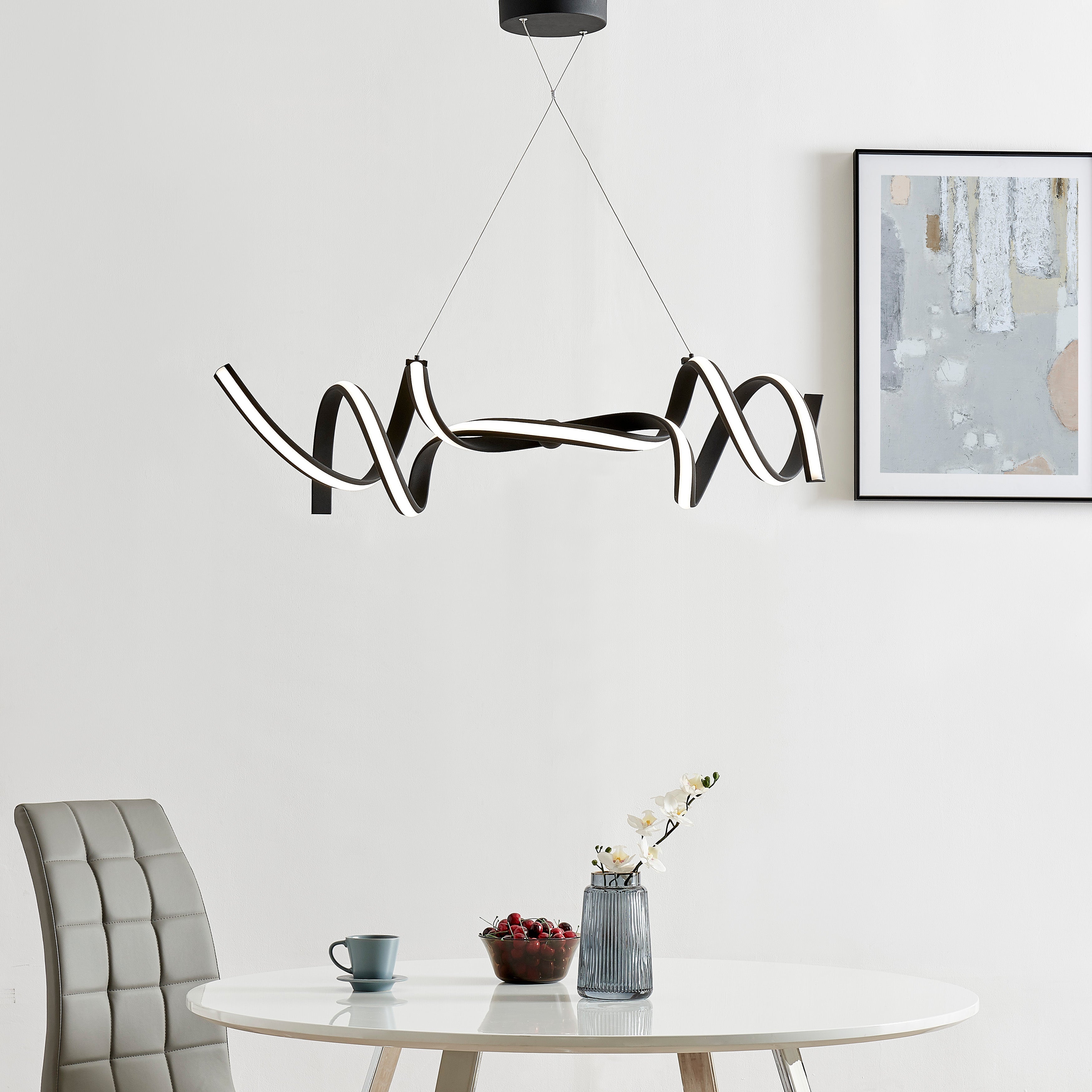 Munich LED Horizontal Chandelier | Black