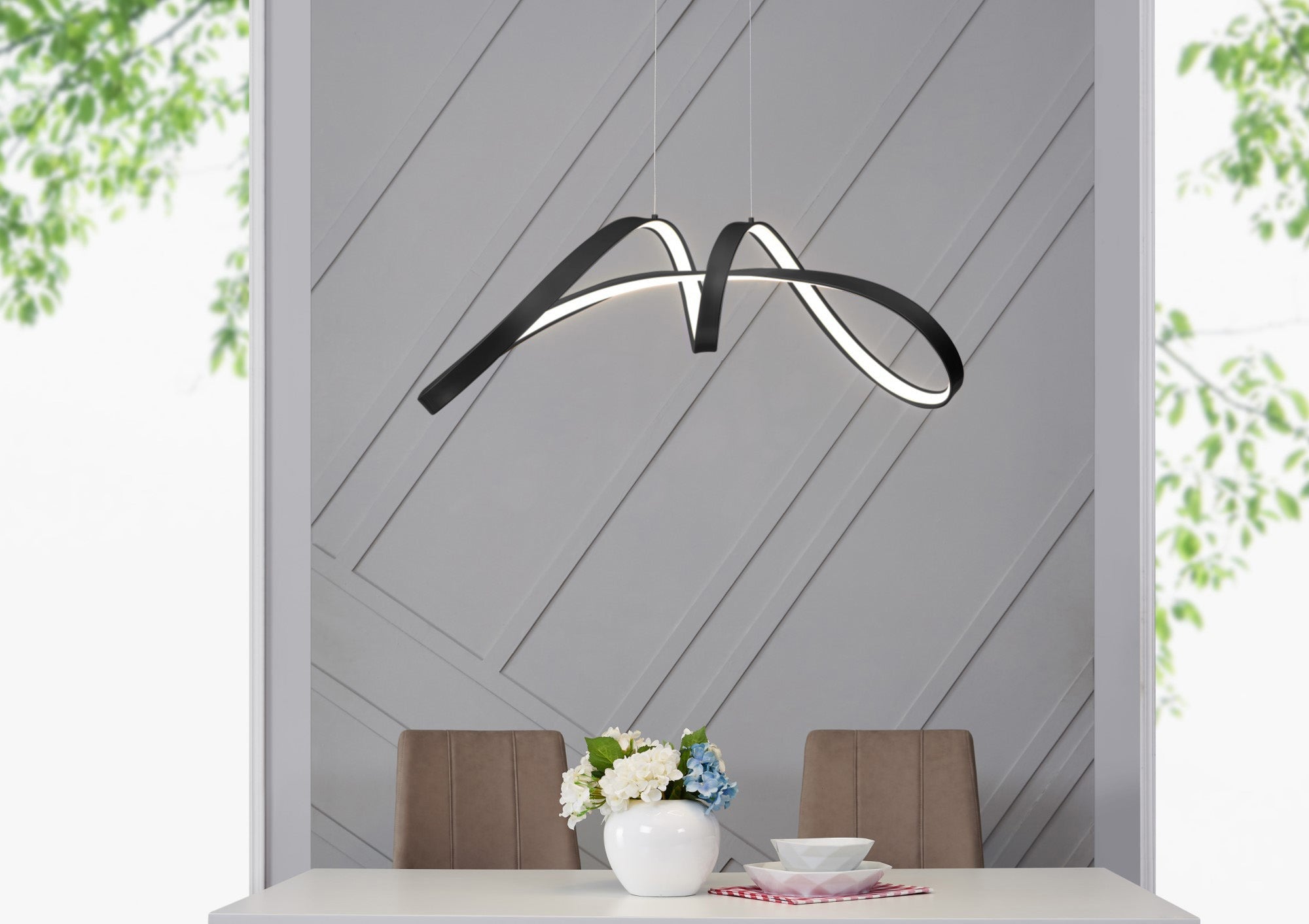 Bucharest LED Chandelier | Black