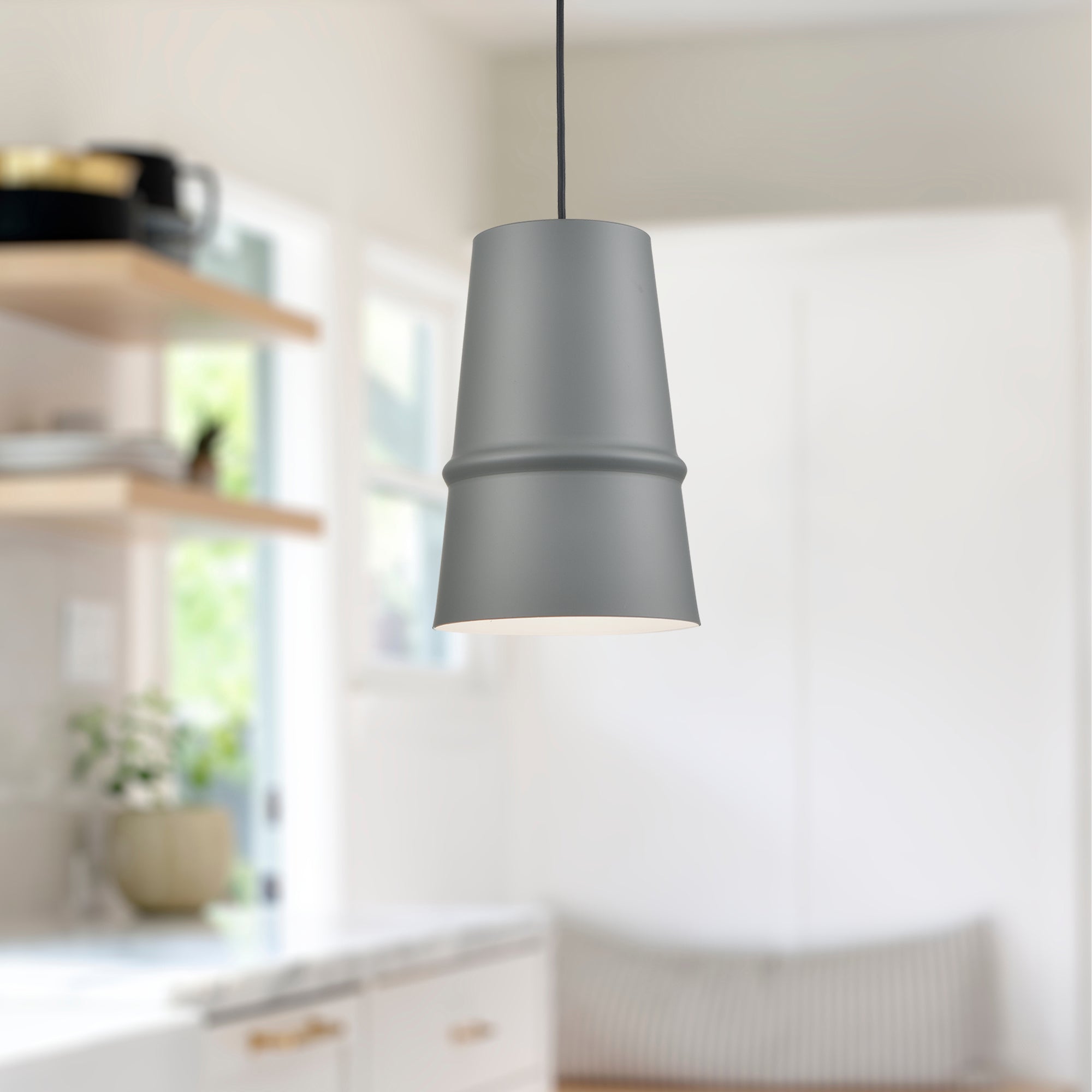 castor-8-in-steel-pendant
