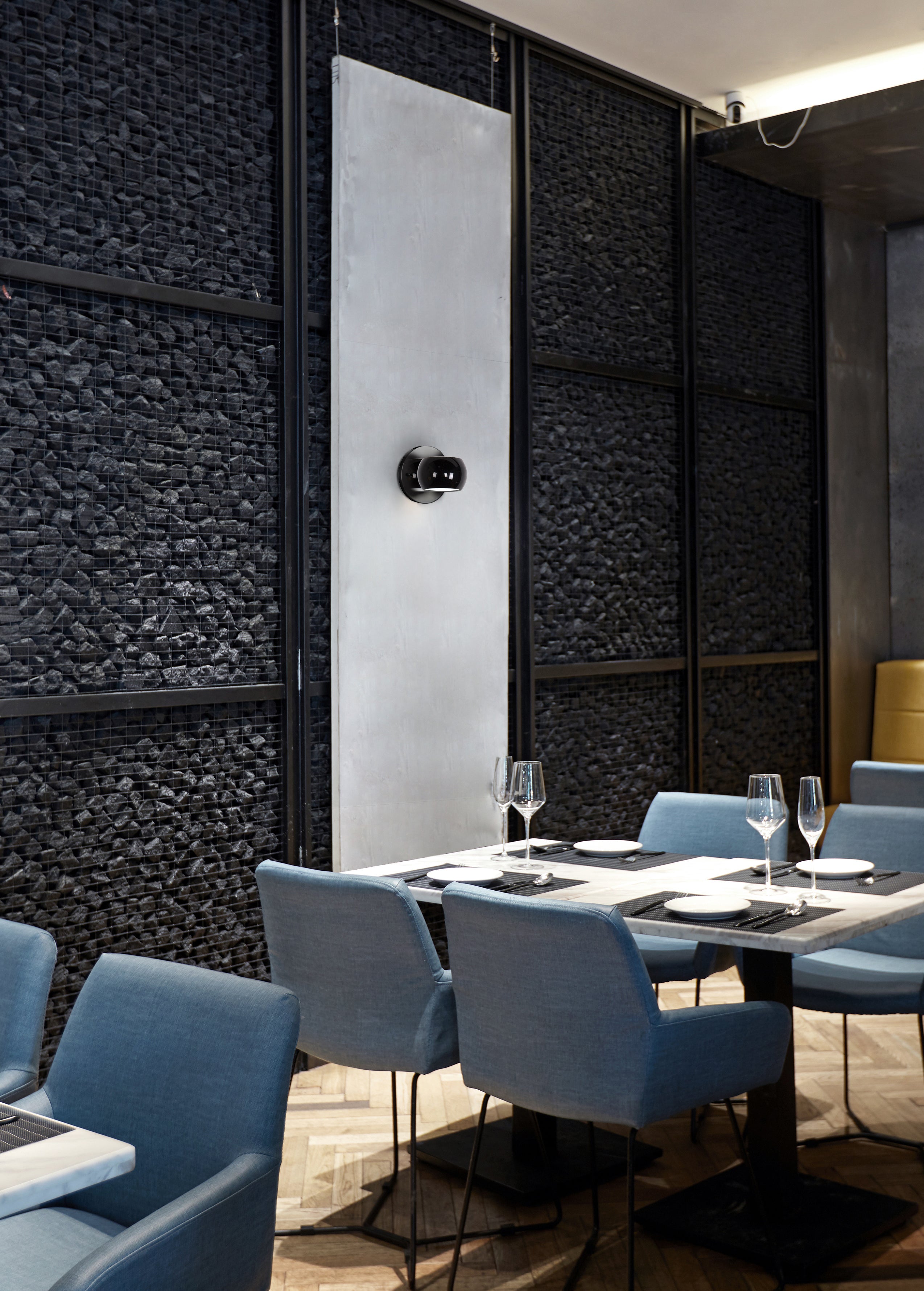 Flux 4-in Aluminum Wall Sconce