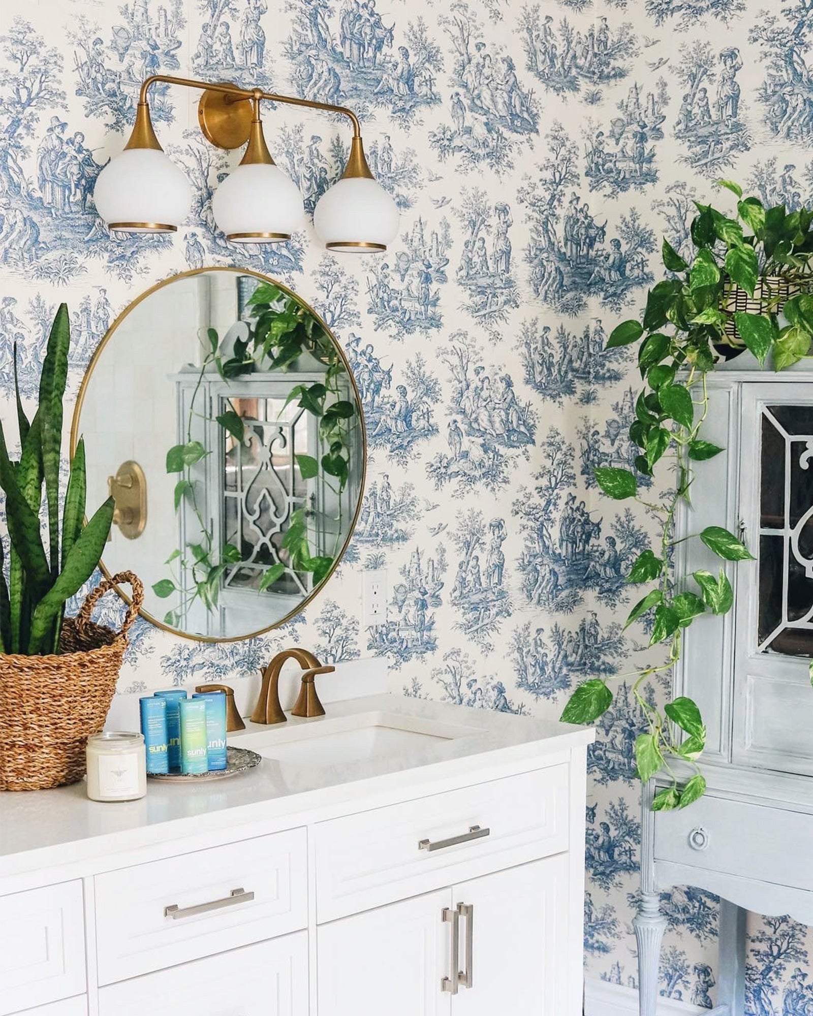 Hazel 26-in Steel Vanity Light