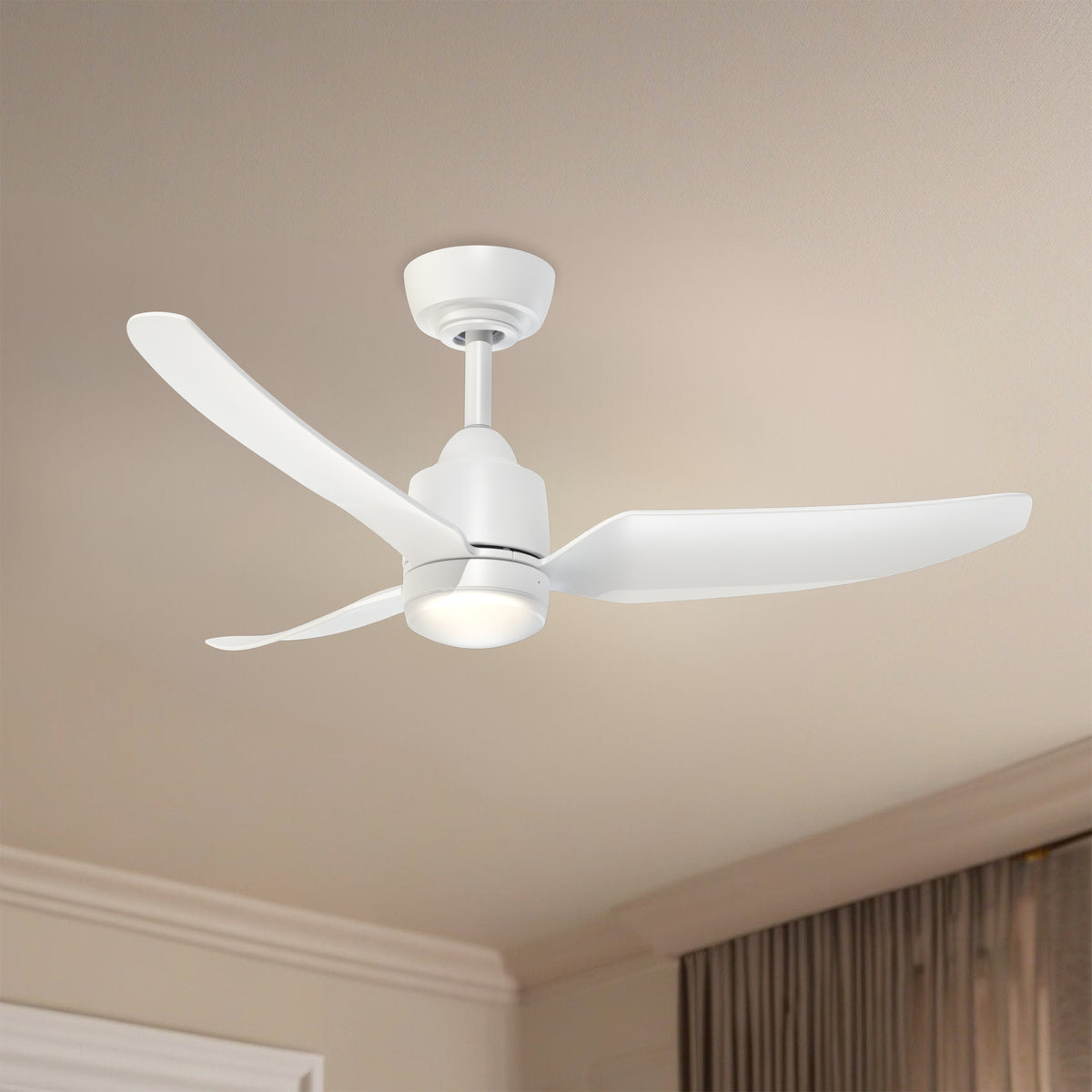 Hugo 42-in White Reversible DC LED Ceiling Fan