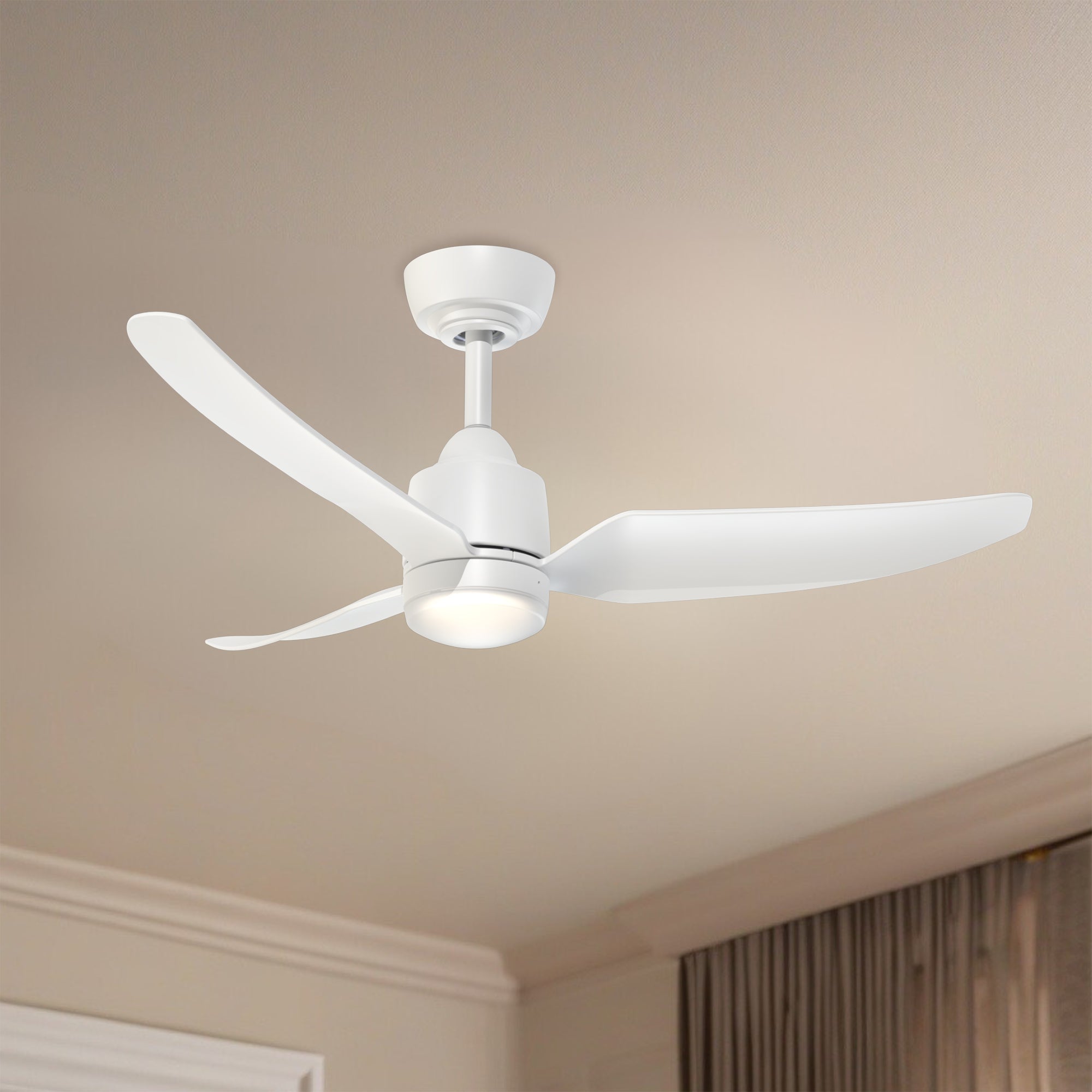 Hugo 42-in White Reversible DC LED Ceiling Fan