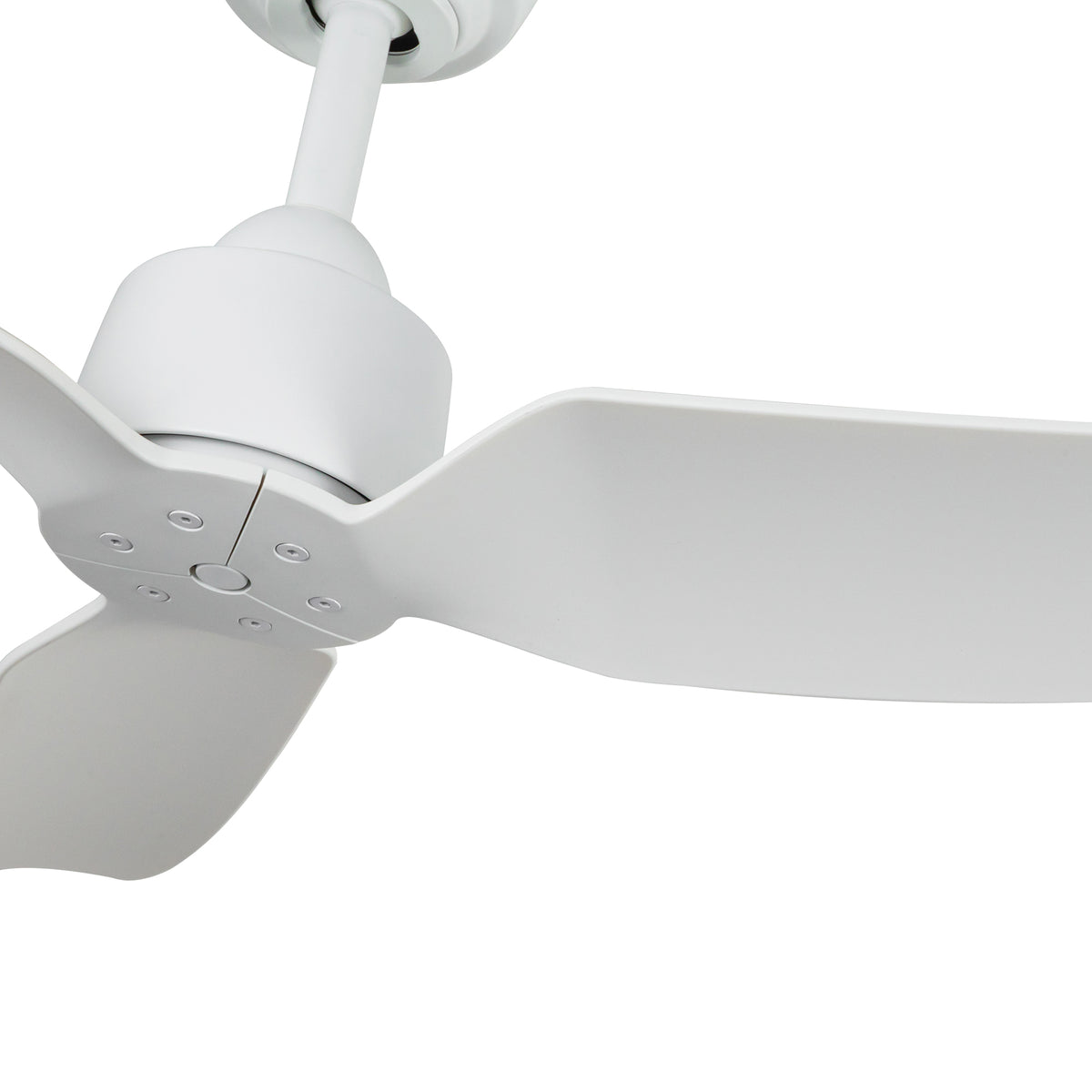 Hugo 42-in White Reversible DC Ceiling Fan