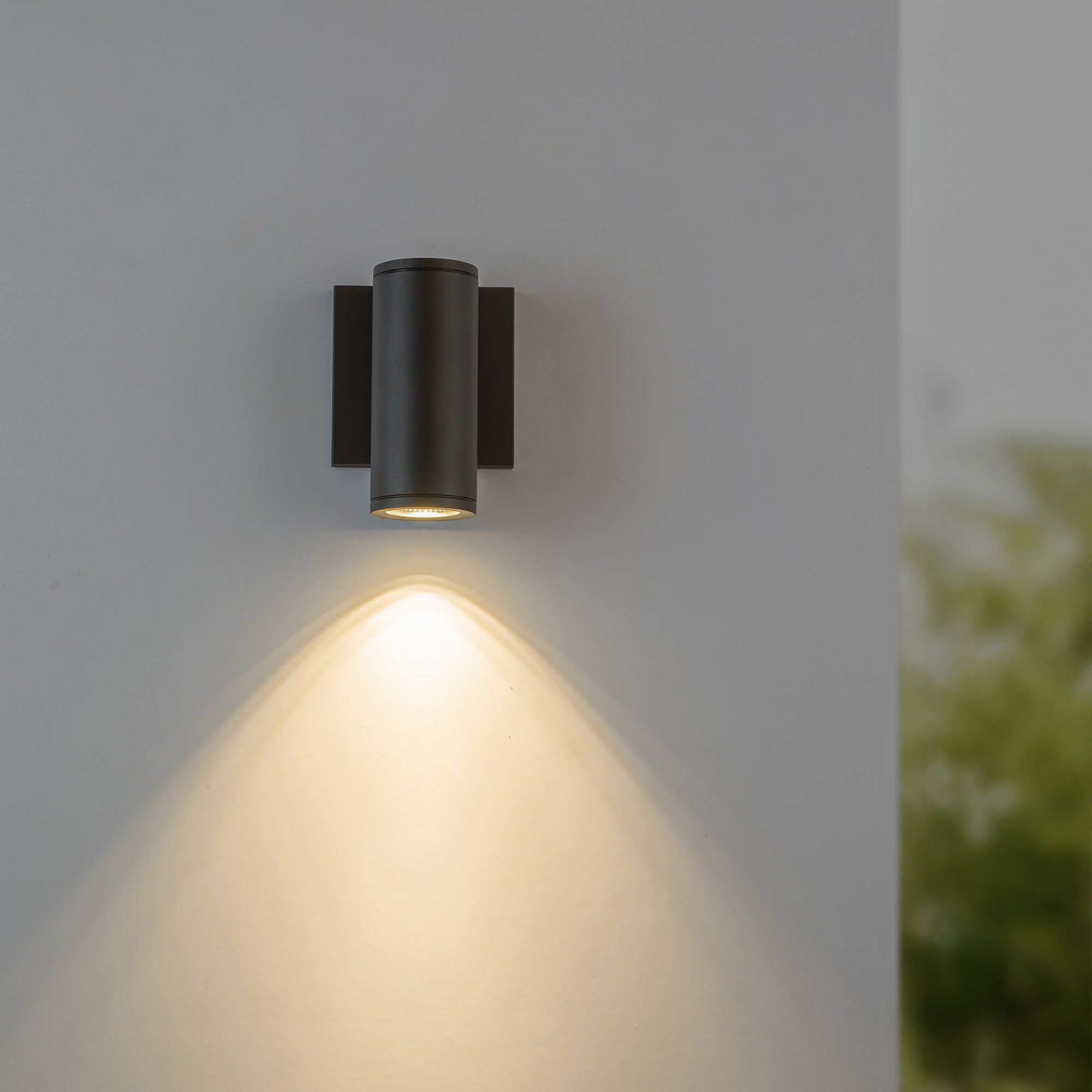 Nordic 6-in (2-in Dia.) Aluminum Outdoor Wall Light
