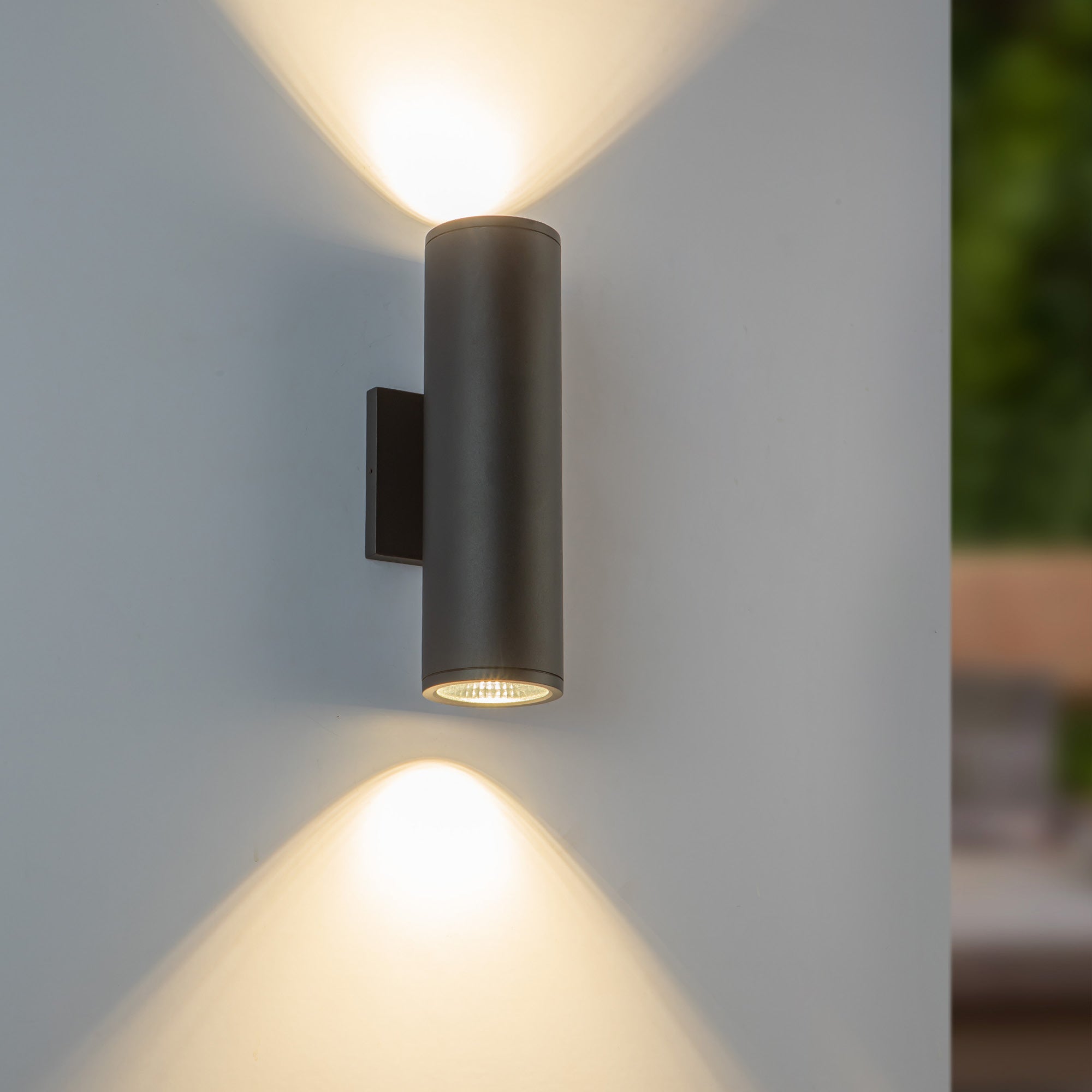 Nordic 12-in (3-in Dia.) Aluminum Outdoor Wall Light