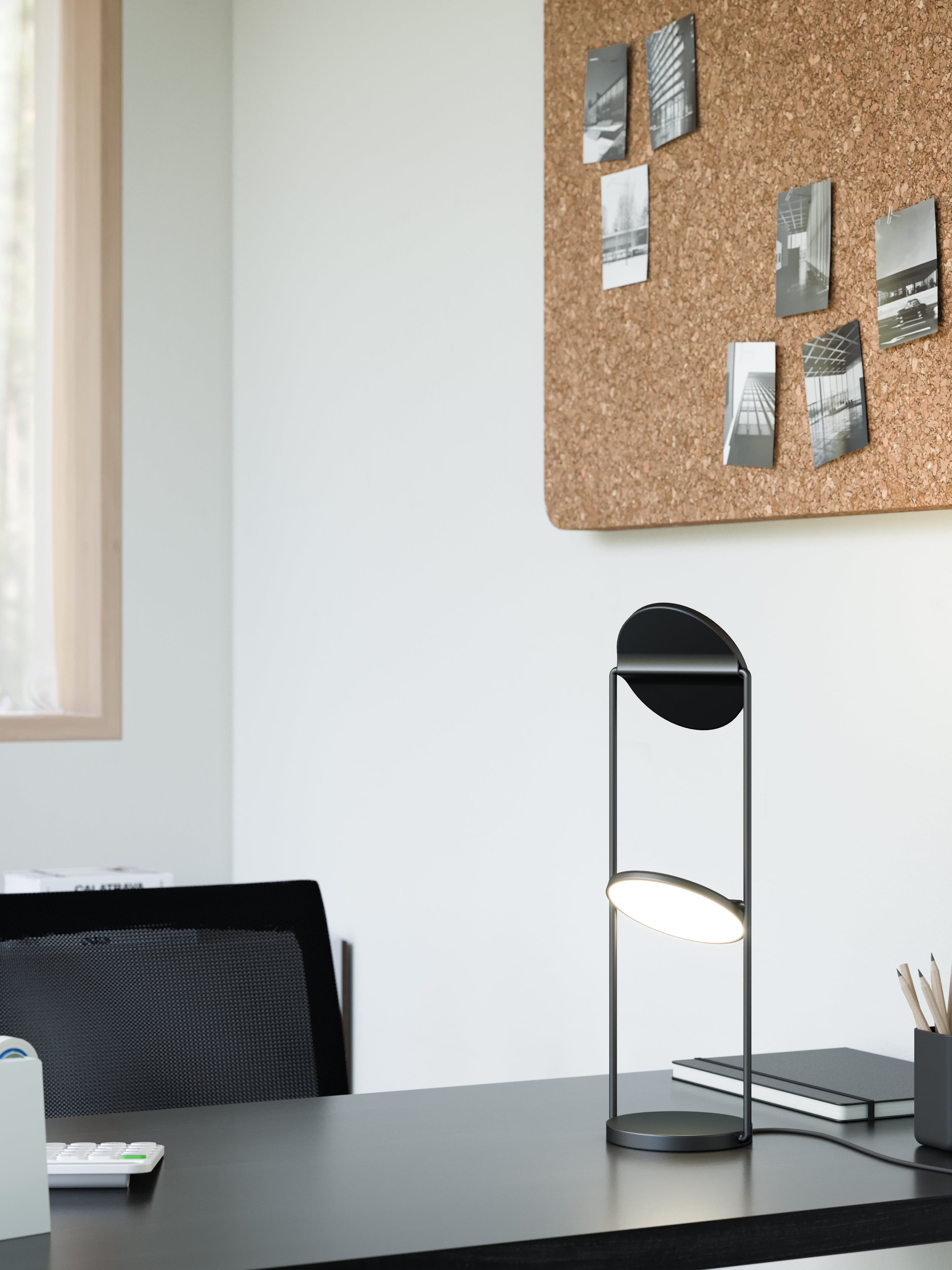 Novel 19-in Steel Table Lamp