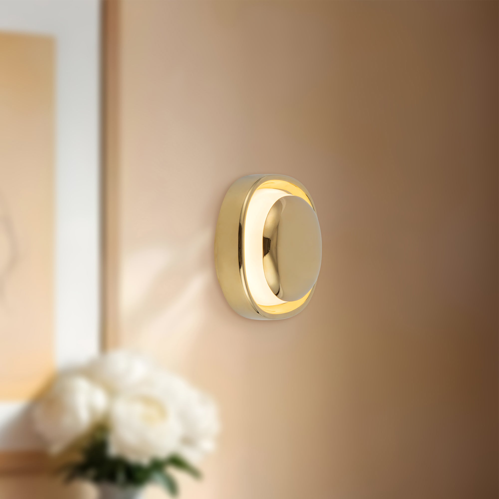 Pebble 8-in Brass Wall Sconce