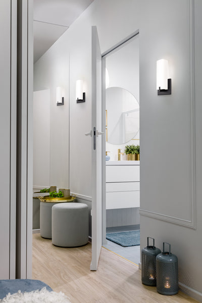 Stratford 12-in Aluminum Wall Sconce