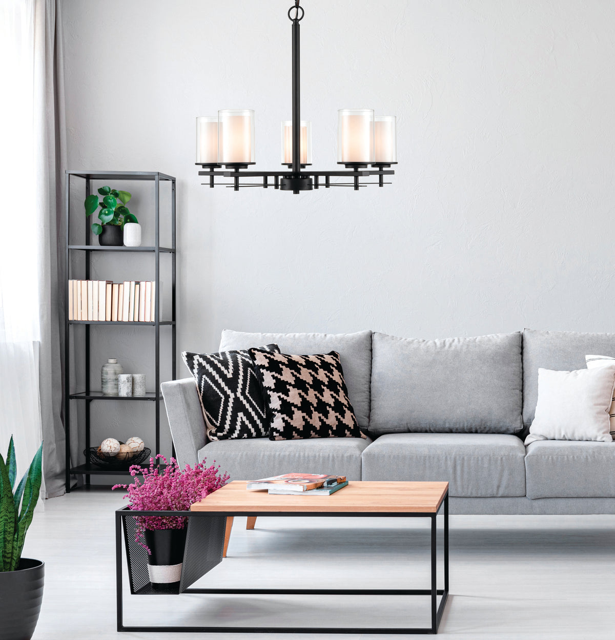 23'' Huderson Matte Black 5 Light Chandelier