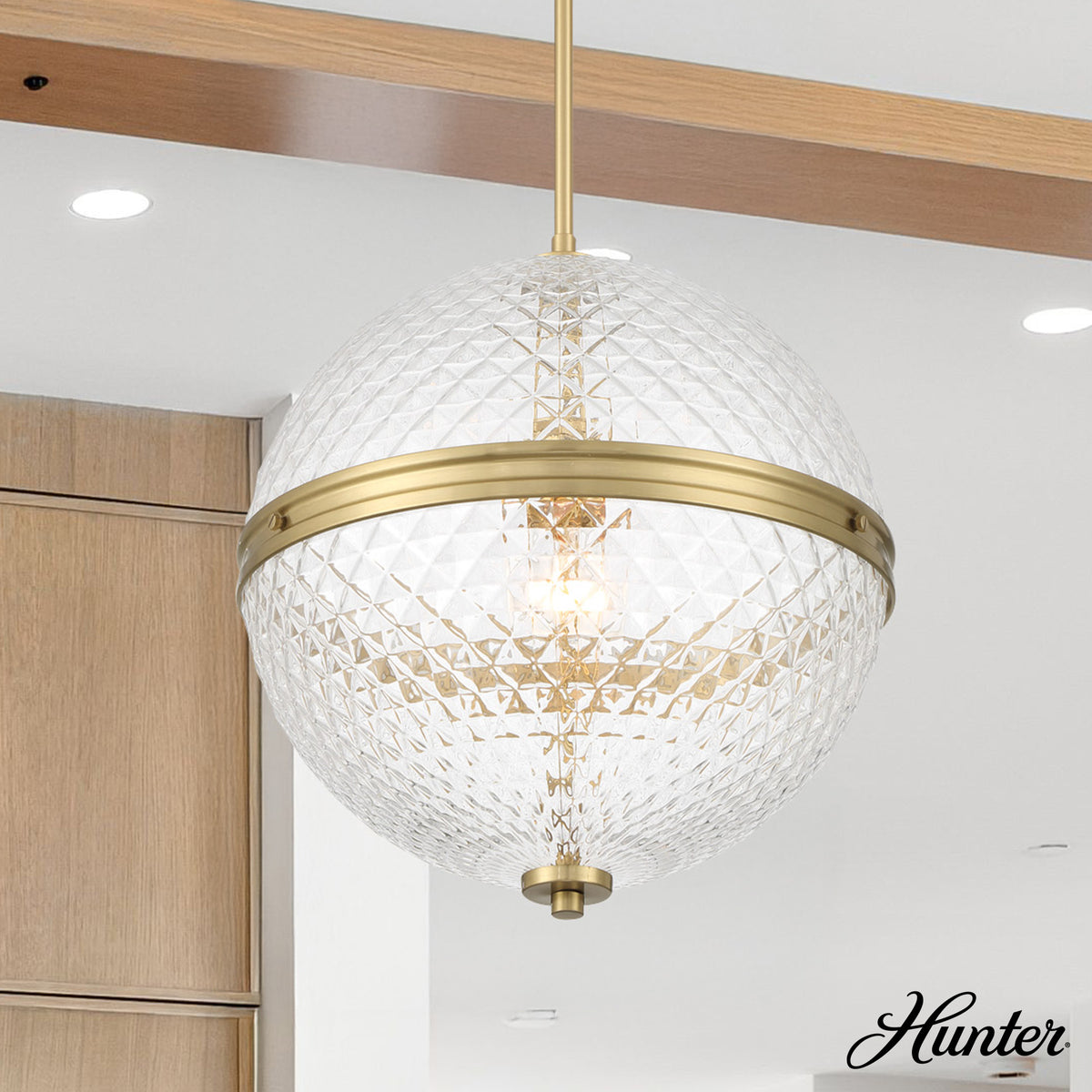 Nolita 10-inch 1-light Alturas Gold Wall Sconce with Cased White Glass