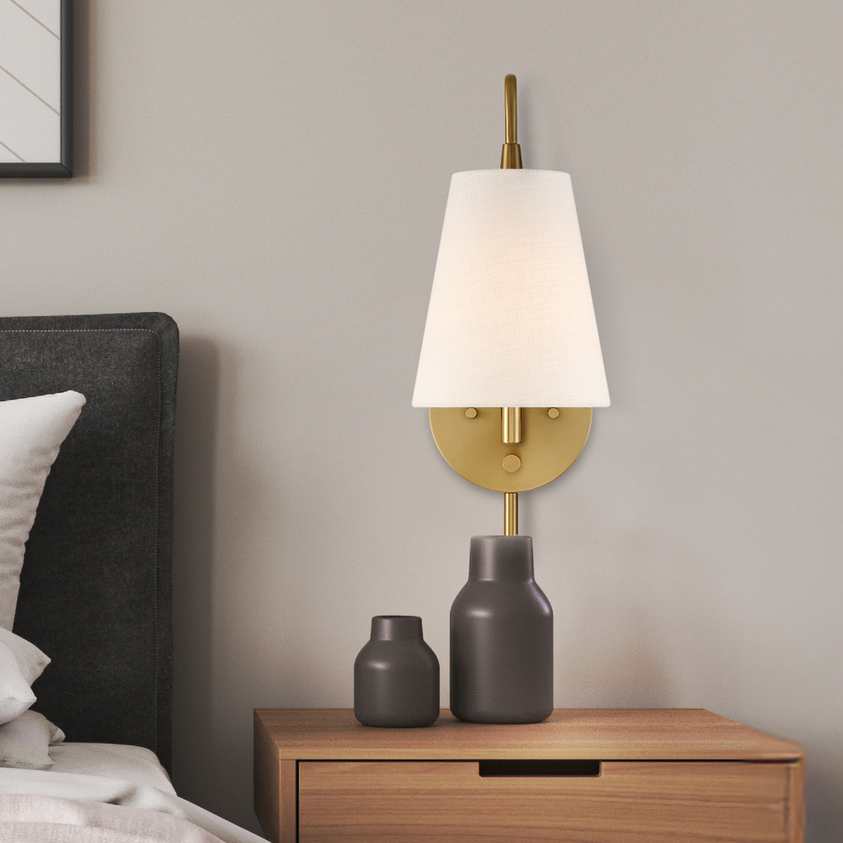 Karloff 13-inch 1-light Alturas Gold Wall Sconce with Clear Glass